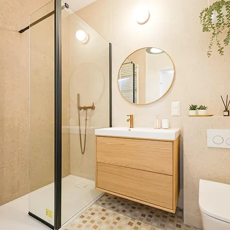 Creative Pause, Center Apartment *