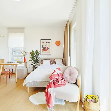Apartment Creative Pause, Center